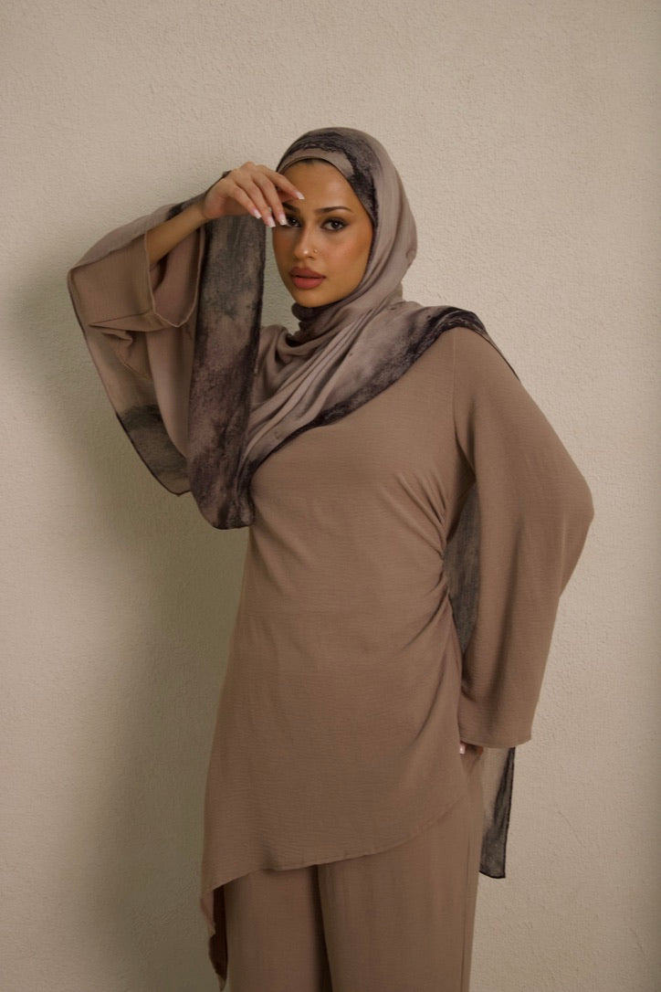 Asymmetrical Set Taupe